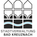 Logo der Stadtverwaltung Bad Kreuznach: In neun quadraten geteilte, stilisierte Brückenhäuser mit der Nahe als blaue Linie.